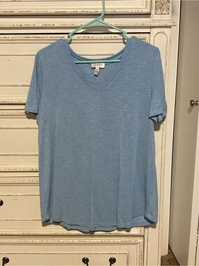 Jessica Simpson Light Blue V-Neck Short Sleeve Tee